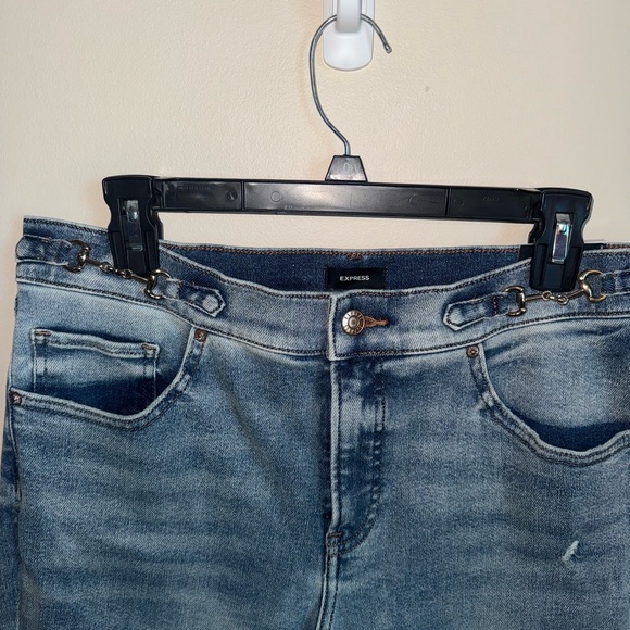 NWT Express Women’s Mid Rise Blue Jeans with metal buckles size 12 - Picture 3 of 6